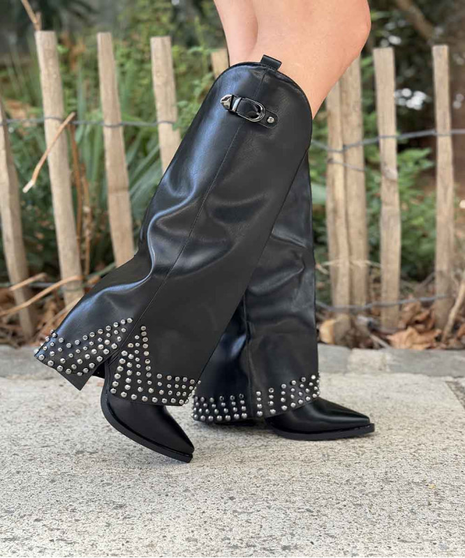 Santiags noires à clous argentés à rabats