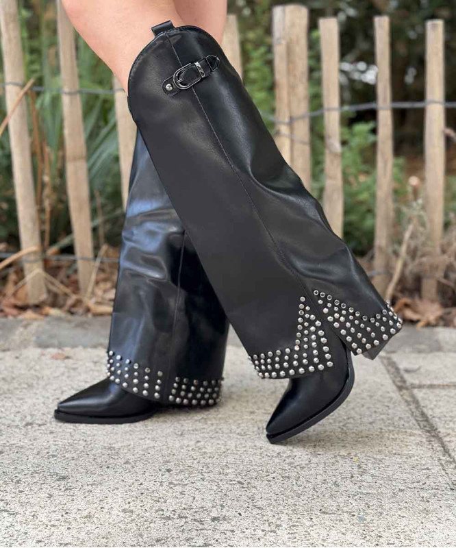 Santiags noires à rabats à clous argentés