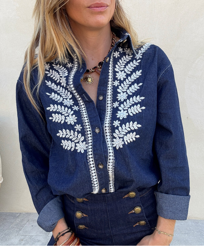 Chemise en jean broderies blanches