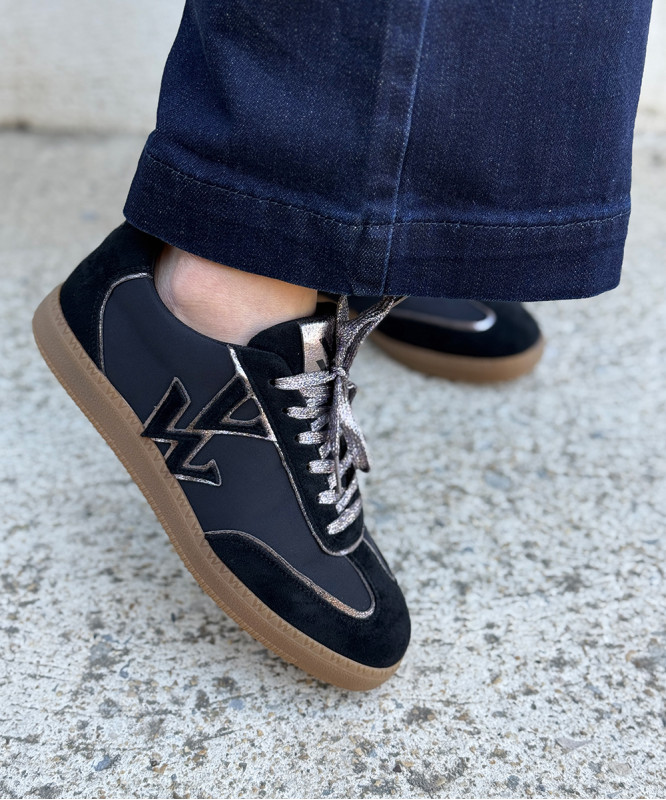 Baskets Vanessa Wu noires lacets argentés