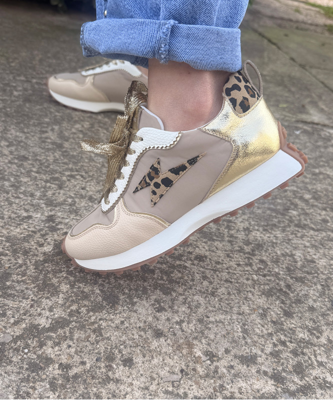 Baskets Vanessa Wu beige et léopard