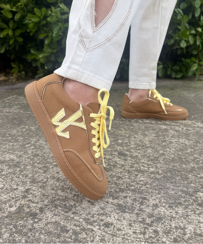 Baskets Vanessa Wu marron et jaune