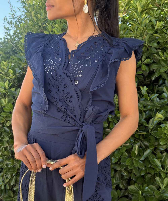 Top bleu marine dentelle