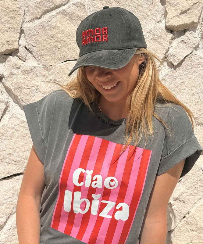 Casquette grise broderie Amor Amor rouge